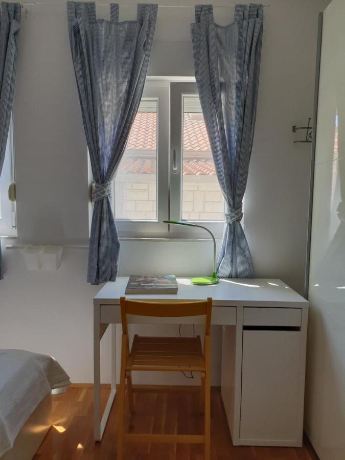 Cozy Apartments With Seafront Terraces Omiš Zewnętrze zdjęcie