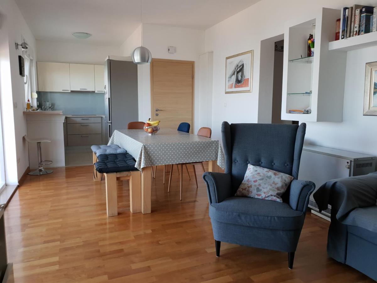 Cozy Apartments With Seafront Terraces Omiš Zewnętrze zdjęcie