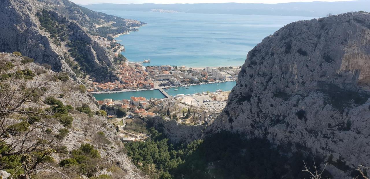 Cozy Apartments With Seafront Terraces Omiš Zewnętrze zdjęcie