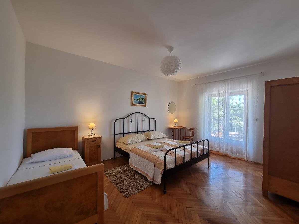 Cozy Apartments With Seafront Terraces Omiš Zewnętrze zdjęcie