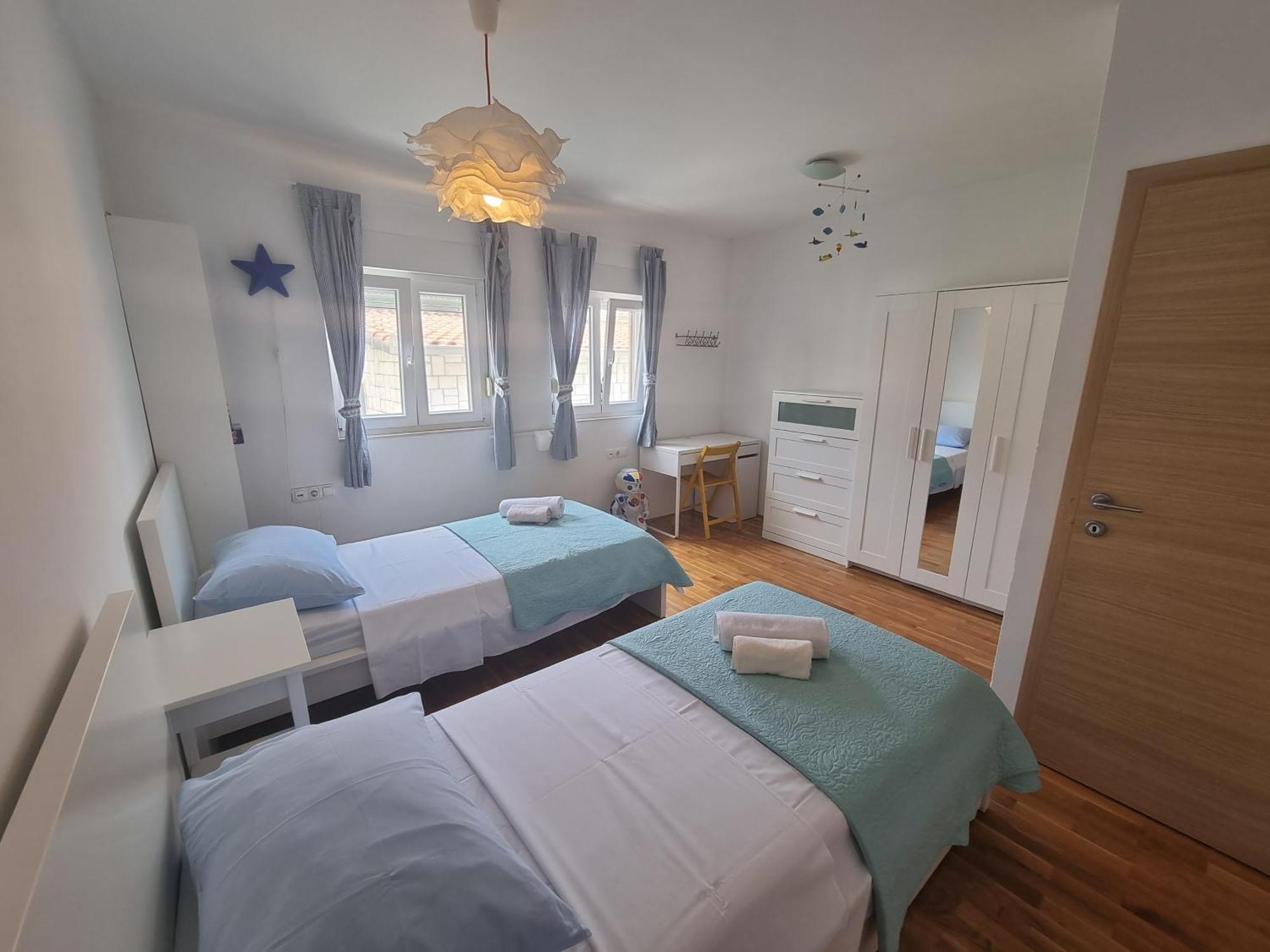 Cozy Apartments With Seafront Terraces Omiš Pokój zdjęcie